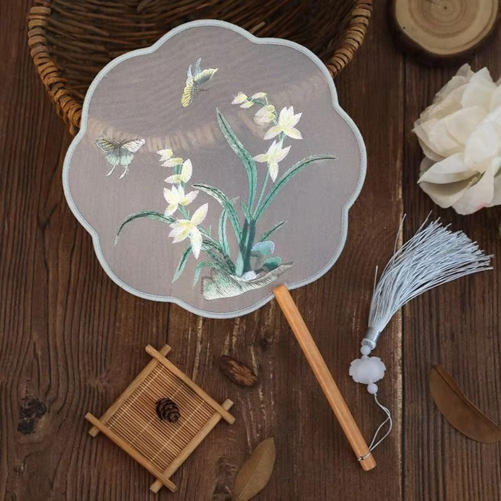 Back2life พัดลมเย็บปักถักร้อยลายดอกไม้มือถือสไตล์จีนพัดลมกลมโบราณพร้อมจี้ Tuan พัดลมพู่พัดลมผ้าไหมตกแต่งบ้าน - รูปที่ 3