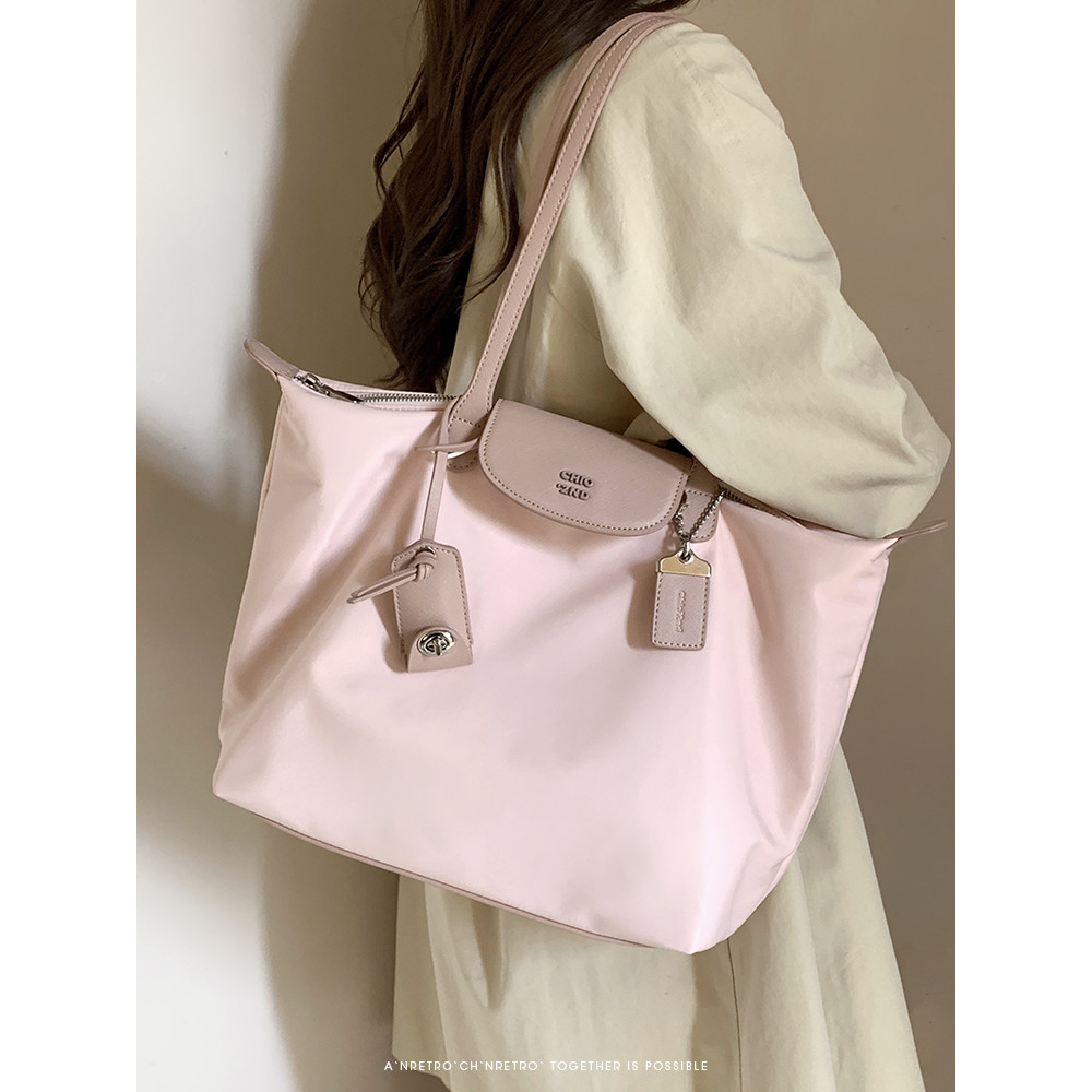 TRENDY POUCH   หวาน กระเป๋าถือ  ความจุสูง การเดินทาง ยามว่าง เรียบง่าย แบบพกพา กระเป๋าใบใหญ่