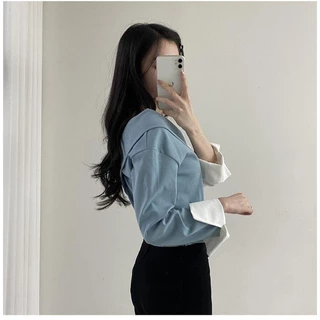 KOKO#เสื้อเชิ้ตคอวีครอสโอเวอร์สีดำและสีขาวอสมมาตรสำหรับผู้หญิง ปิดไหล่ ฟ้า เสื้อผ้าแฟชั่นสวยๆ เสื้อครอปแขนยาว#W483