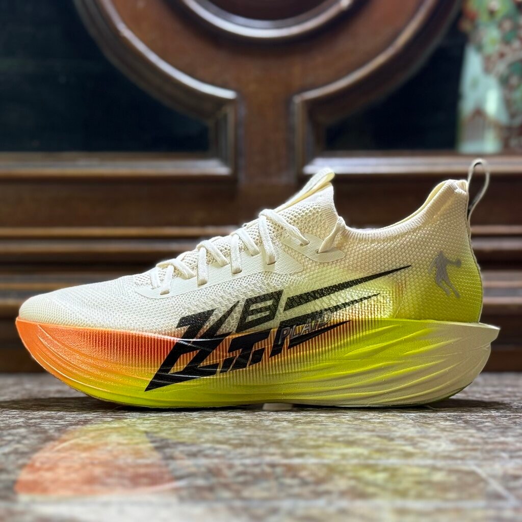 รองเท้าวิ่ง Qiaodan Feiying Plaid 1.5 ‘Shiny Yellow’ (M11US)