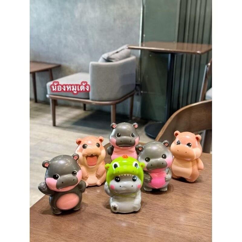 สกุชชี่หมูเด้ง ดึ๊งๆ น่ารัก นุ่มนิ่ม ของเล่นสกุดชี่ลายหมูเด้ง นุ่มนิ่มมือมากๆ เป็นของเล่นที่ทำให้เด็กห่างจากจอได้