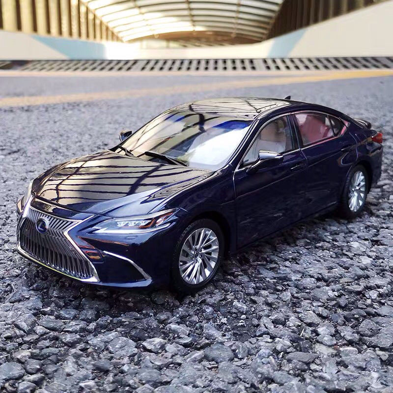 โมเดลรถ Lexus ES ของแท้ Lexus LEXUS1: 18 ES300H 2019 โมเดลรถอัลลอย