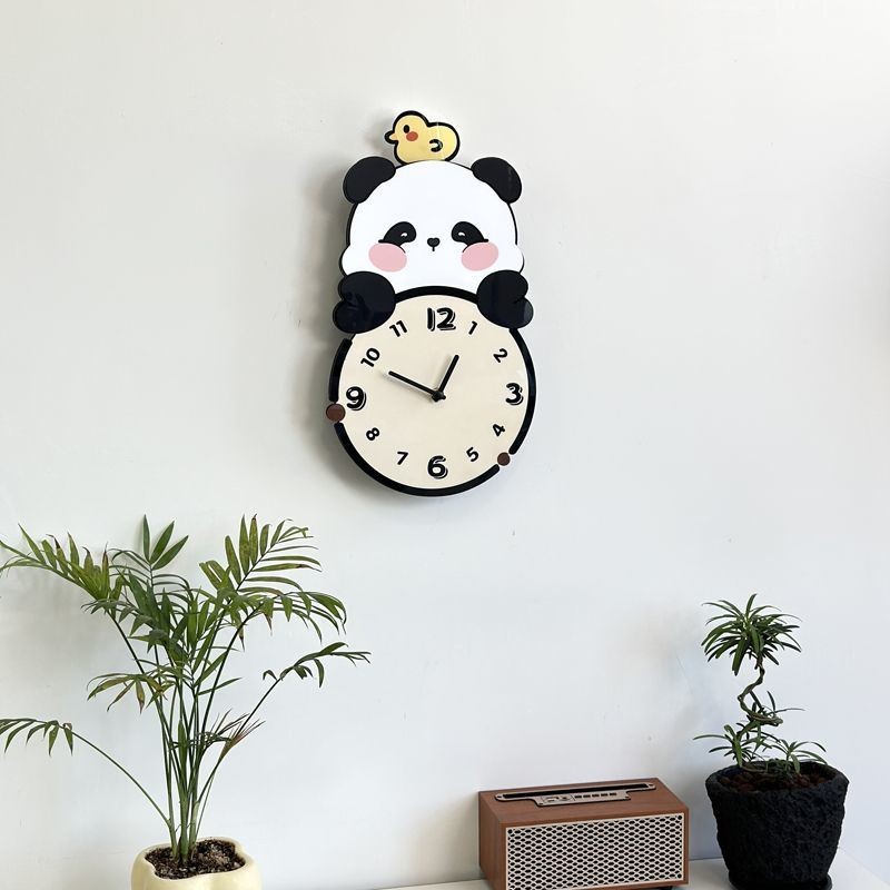 ผู้มีอิทธิพล แพนด้าสวิงนาฬิกาแขวนห้องนั่งเล่นในครัวเรือนแขวนผนังใหม่แขวนผนังนาฬิกาที่เรียบง่ายนาฬิกาแขวนสร้างสรรค์นาฬิกาเง - รูปที่ 2