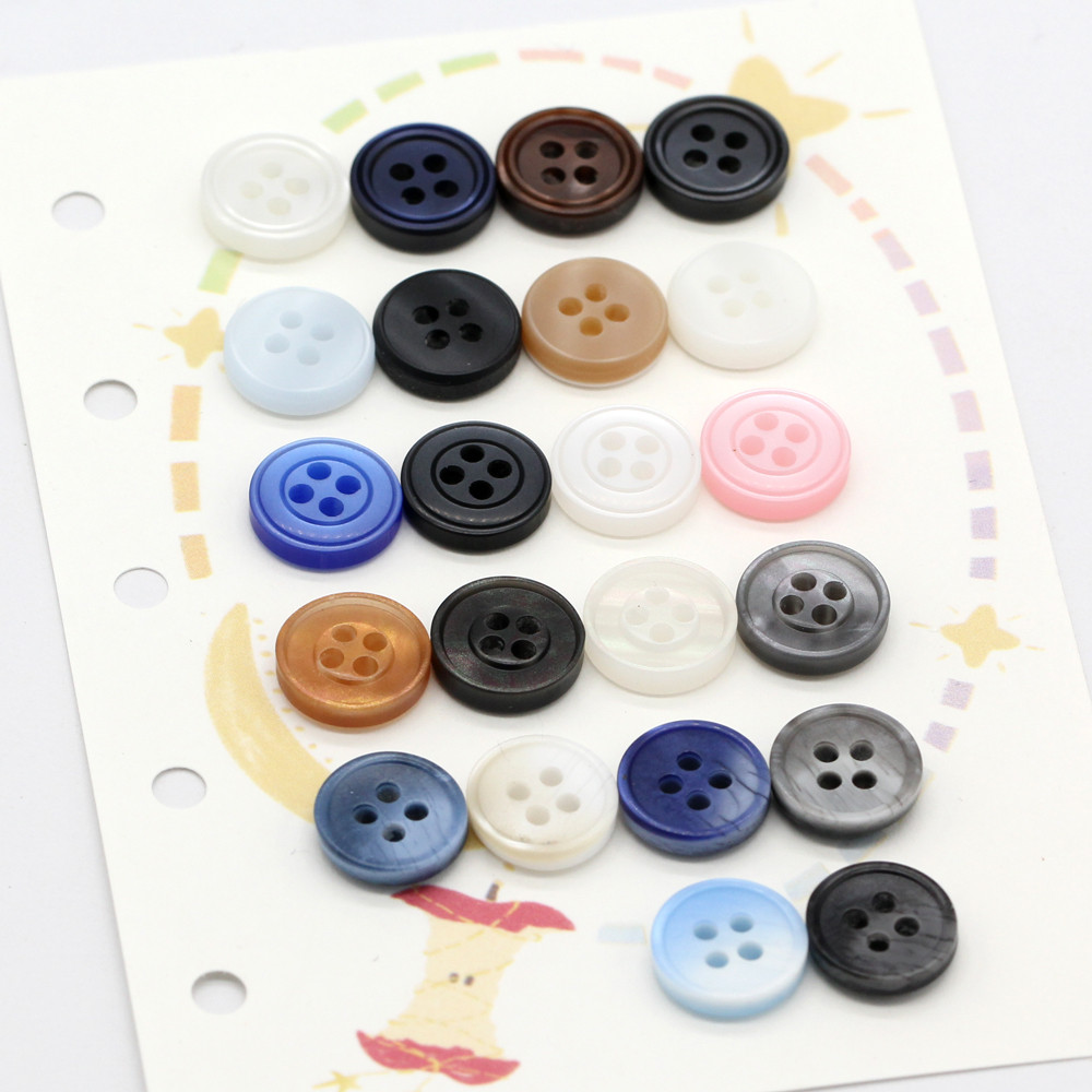 30ชิ้น/เซ็ต4หลุม11มิลลิเมตรปุ่มเรซิ่นที่มีสีสันสําหรับเสื้อผ้าเด็กเสื้อข้อมือปกอุปกรณ์เย็บผ้า