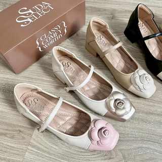 SudaSelect: รองเท้าคัตชู ทรงเมรี่เจน สีทูโทน แต่งด้วยดอกคามีเลียใหญ่ ส้นสูง 1.5นิ้ว รหัส352CM