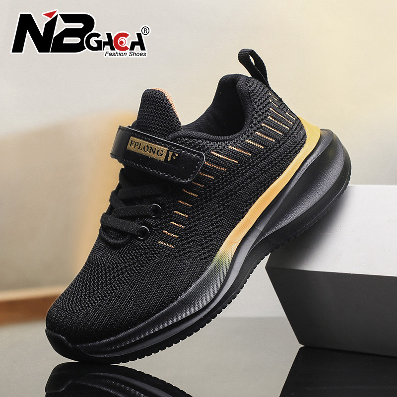 2025 รองเท้าผ้าใบสีดําสําหรับเด็กใหม่สําหรับ 4 ถึง 15 ปีเด็กชายและเด็กหญิงลําลองน้ําหนักเบาตาข่ายระบายอากาศนักเรียนรองเท้าวิ่ง