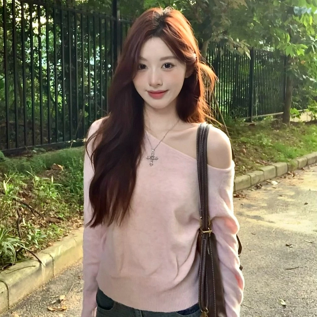 เสื้อยืดถักไหล่ไม่สม่ำเสมอสีเหลืองผู้หญิงฤดูใบไม้ร่วงใหม่สลิมฟิตแขนยาวปิดไหล่