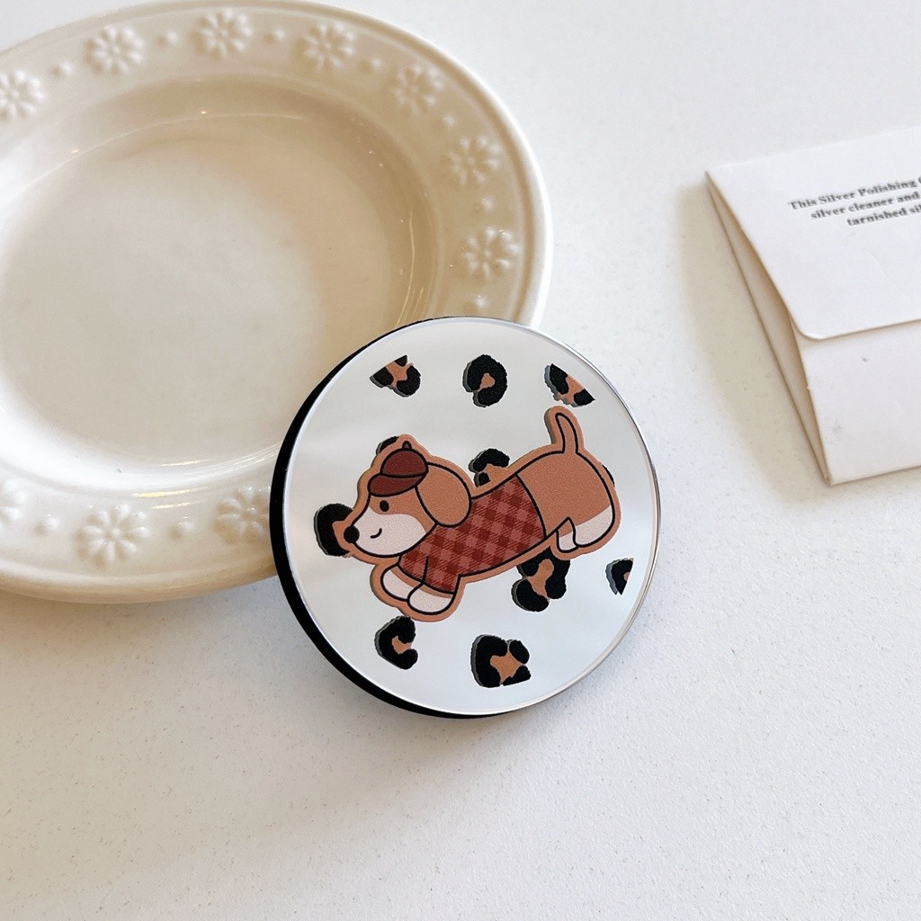 แม่เหล็กดึงดูดการออกแบบกระจกสุนัขดัชชุนการ์ตูนลูกสุนัขพิมพ์ใหม่รอบรูปร่างที่วางโทรศัพท์ขาตั้งสําหรับเปลือยโทรศัพท์มือถือ แม็กเซฟ กรณีแท็บเล็ตโทรศัพท์มือถือป้องกันการต - รูปที่ 6