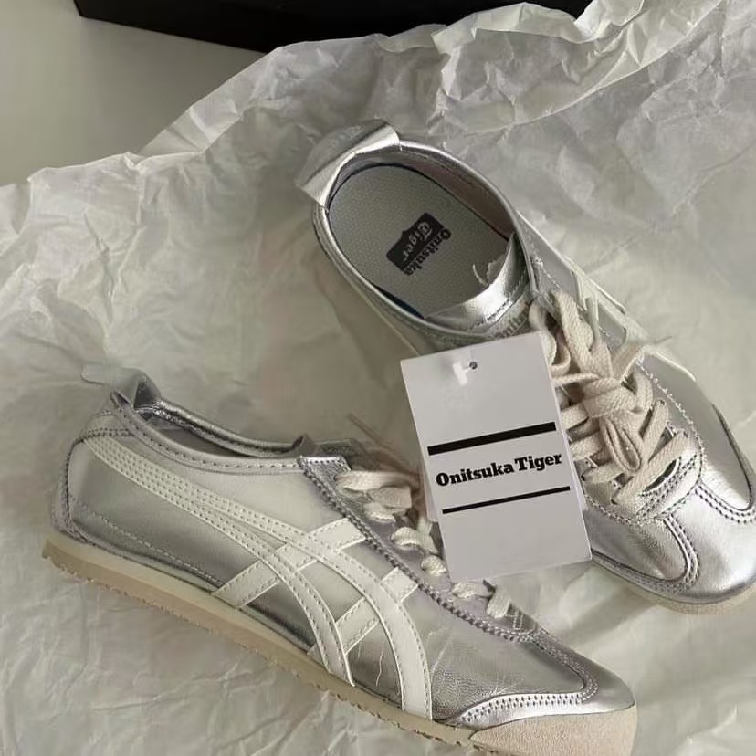 💯ของแท้จากแบรนด์💯& Onitsuka Tiger Mexico 66 &รองเท้าสั่นสะเทือนที่สะดวกสบายรองเท้าสันทนาการชายและหญิงกีฬากลางแจ้ง🌸