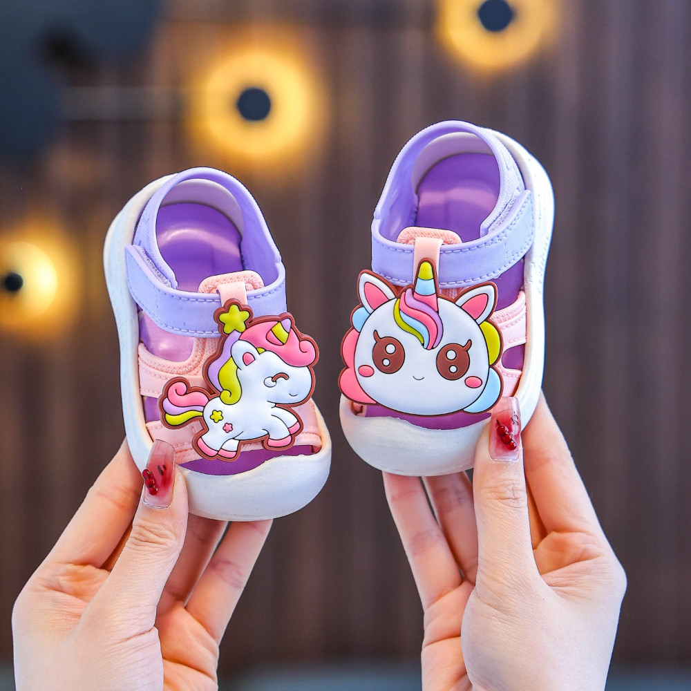 เด็กสาวรอบนิ้วเท้ารองเท้าแตะการ์ตูนม้าน่ารักฤดูร้อนใหม่นุ่มลื่นรองเท้าเด็กวัยหัดเดิน