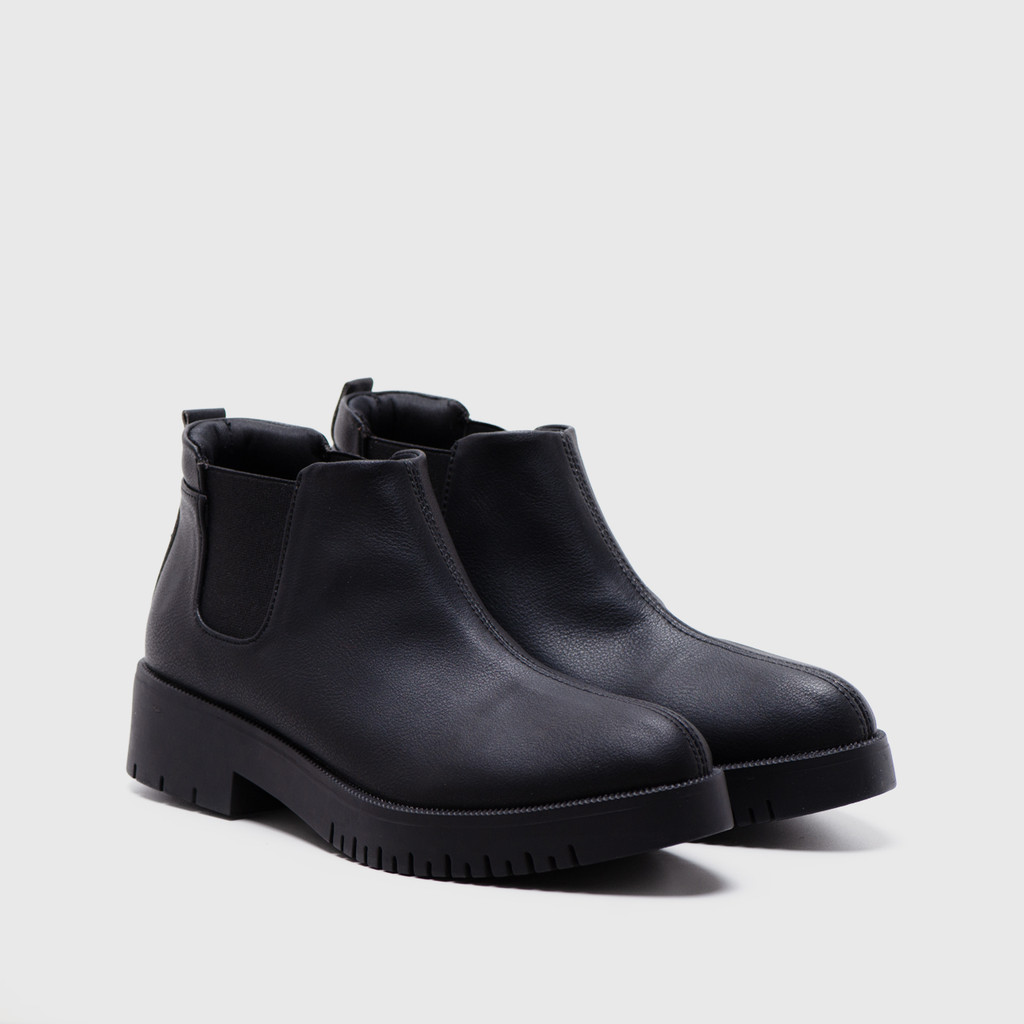 Lovelyprojects - Lannister Black Chelsea Boots - Womenwear