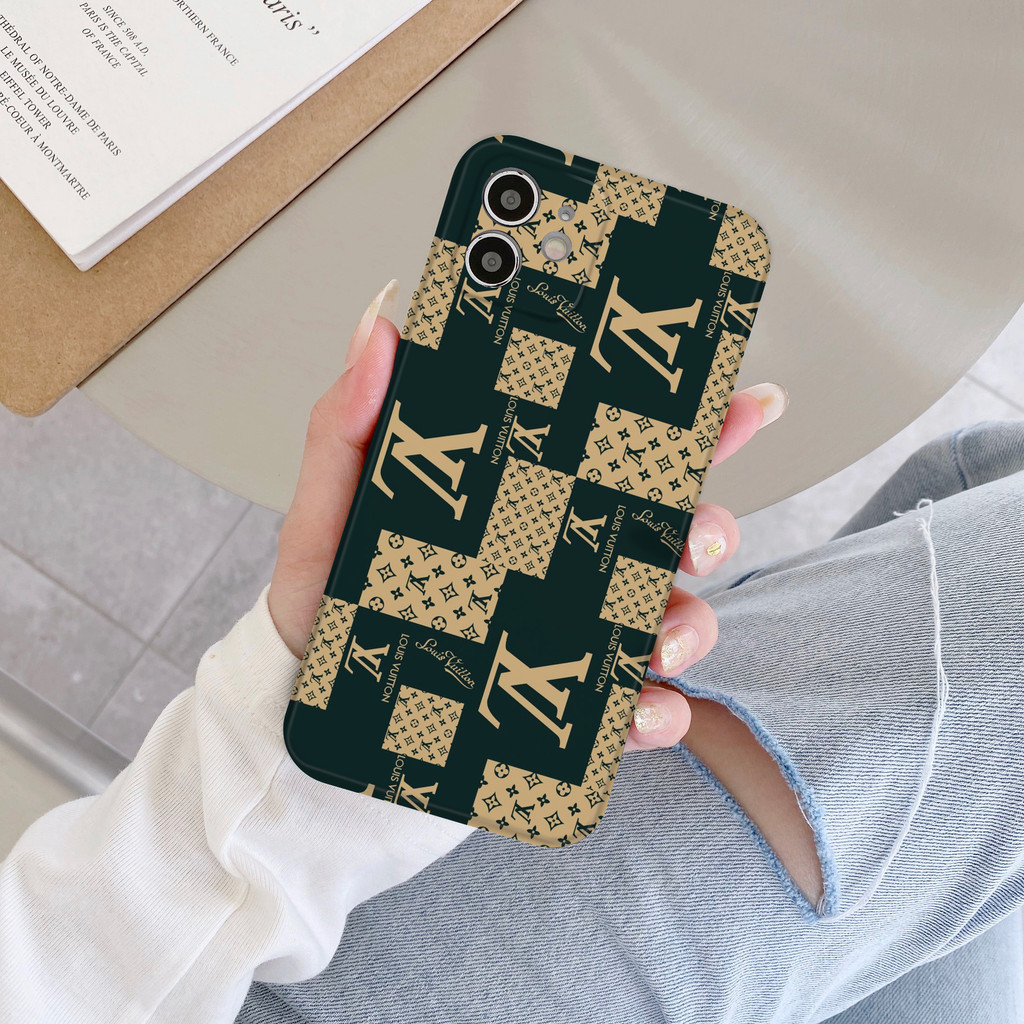 เคสโทรศัพท์iPhone 16 Pro Maxแบรนด์แฟชั่น LVซิลิโคนเหลวโทรศัพท์มือถือกรณีfull-bodyป้องกันกันกระแทกtpuยางนุ่มสําหรับiPhone 17 Pro Max 16 7plus 11 14 15 12 13 Pro Max 7 8 Plus XR XS - รูปที่ 5