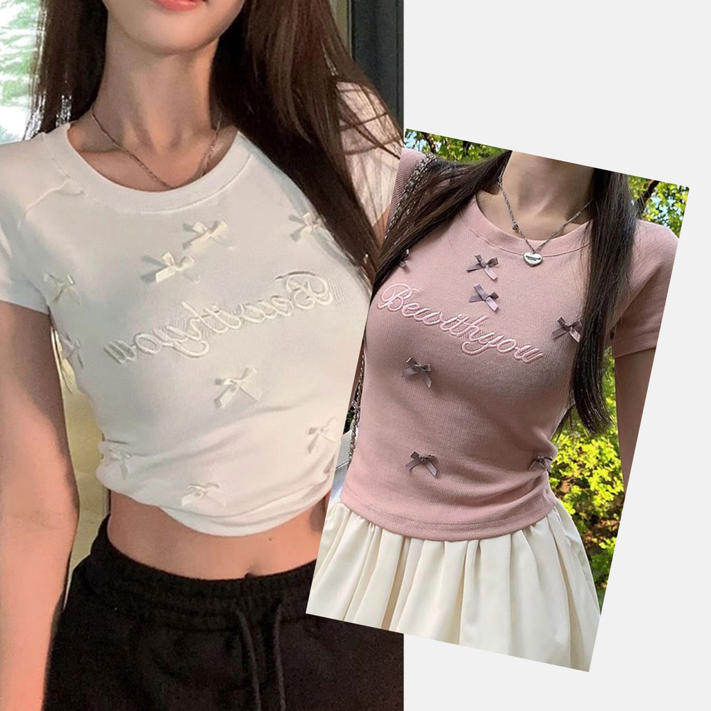 เสื้อยืดแขนสั้นคอปีกผูกโบว์ ปักลายหวานๆ ใส่แล้วดูน่ารัก
