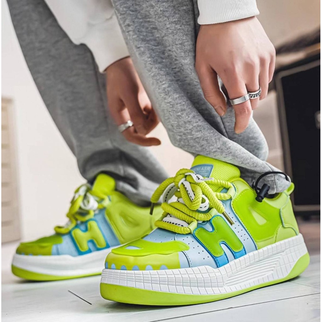 LAVA 8911 รองเท้าผ้าใบผู้ชายแฟชั่่นลาวา รองเท้าสำหรับผู้ชาย