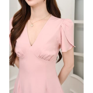 Feisty Flare Dress เดรสอกจีบเดรปแขนกลีบบัว : สีชมพู