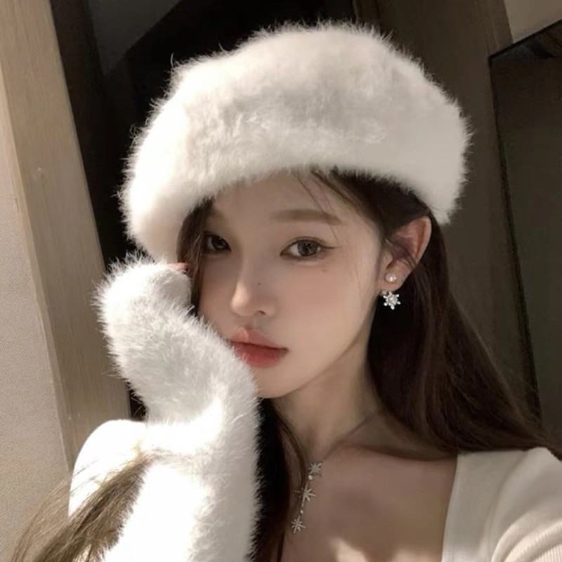 Plus ตุ๊กตาสีขาวอารมณ์ Beret ผู้หญิงอบอุ่นหนาแฟชั่นเกาหลี