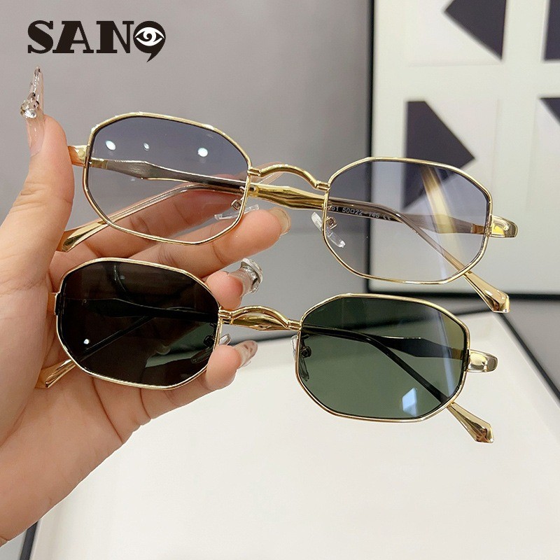 สินค้าพร้อมCOD (San9)2024 ครีมกันแดดใหม่โลหะกรอบเล็กป้องกันรังสียูวีขับรถแว่นกันแดดผู้หญิง