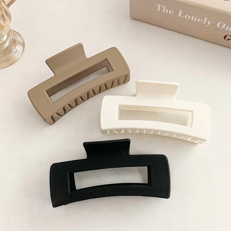 สไตล์ใหม่ 2024 Simple Frosted Grab Clip Influencer กิ๊บติดผมอะคริลิค Shark Clip Back Head Hairpin กิ๊บติดผมผ้าโพกศีรษะหญิง