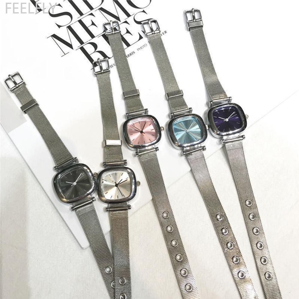 Feelfly Compact Retro นาฬิกาควอตซ์โลหะผสม Square Dial Simple Alloy Watchband อเนกประสงค์ Casual Wordless นาฬิกาข้อมือสําหรับผู้หญิง B8C8