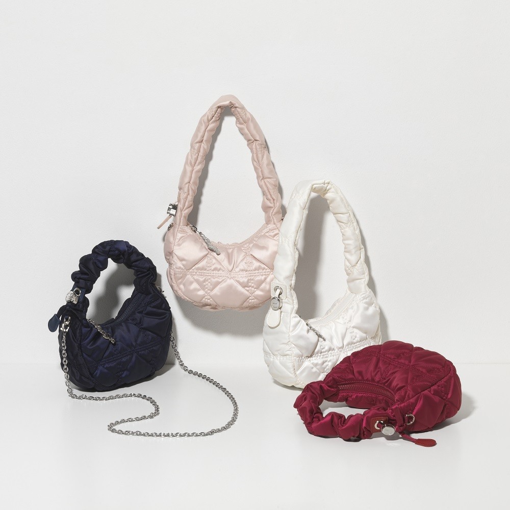 Carlyn กระเป๋า Merry H74346010