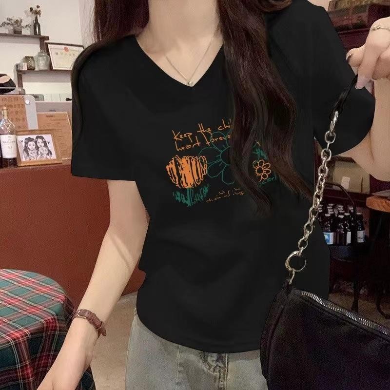 เสื้อผ้าโอเวอร์ไซต์ เสื้อทรงซ้อ เสื้อรัดรูปผู้หญิง เสื้อผ้าแฟชั่นสวยๆ ช่วยพลางหุ่นผอมเพรียวได้ดีผ้ามีความนุ่มอ่อนโยน
