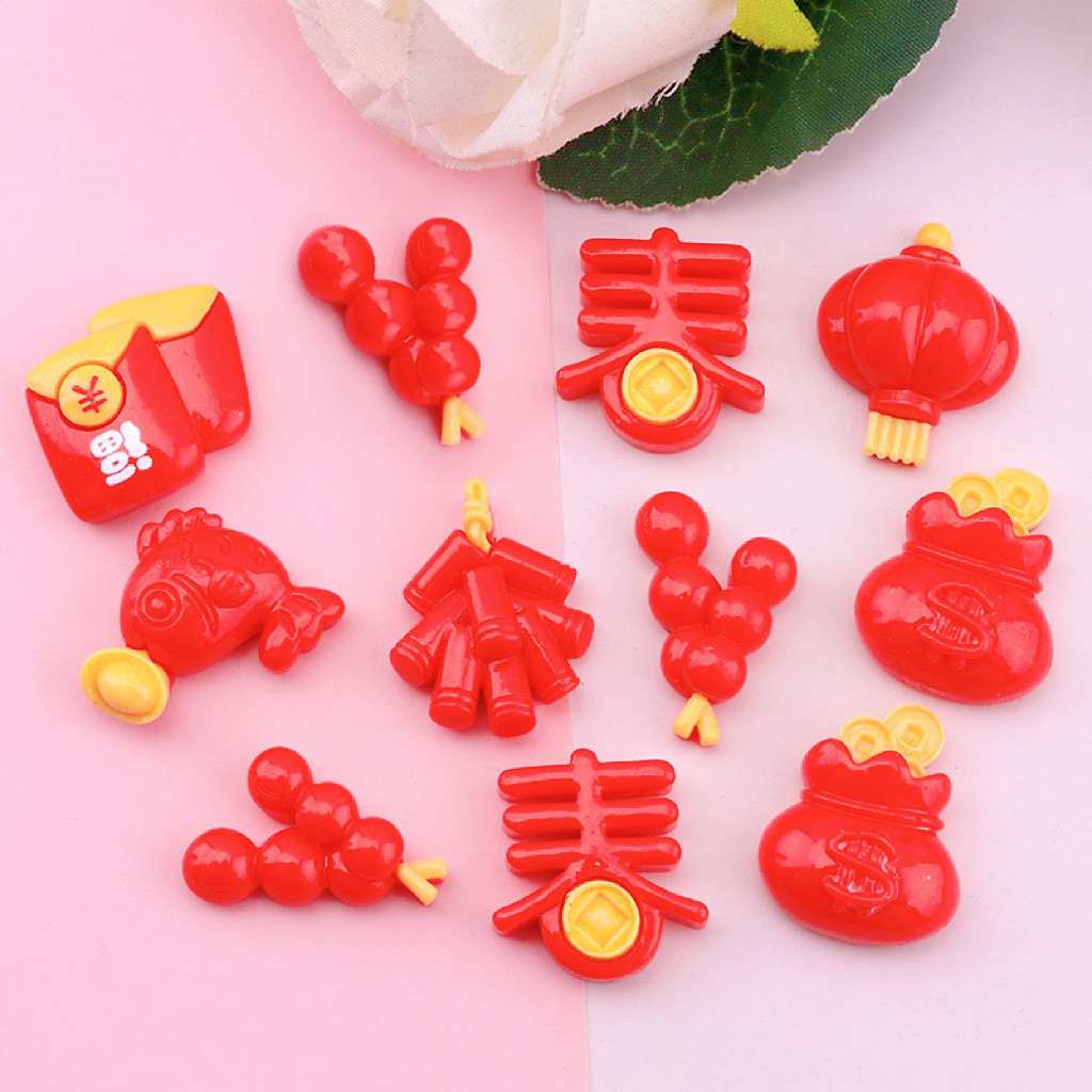 [100ในสต็อก] ปีใหม่โคมไฟสีแดงประทัดซองจดหมายสีแดง DIY ครีมกาวเปลือกโทรศัพท์มือถือหัวเข็มขัดรองเท้ากิ๊บเรซิ่นอุปกรณ์ตกแต่งวัสดุ