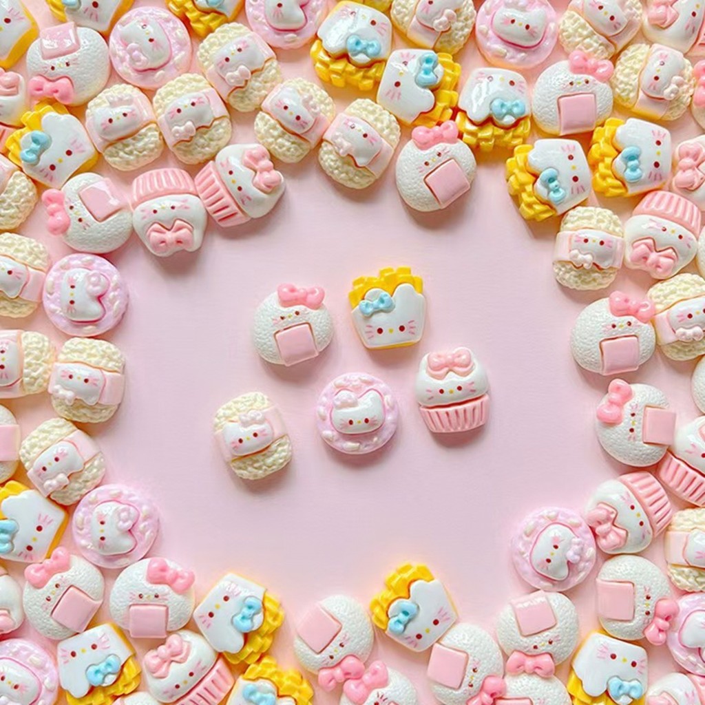 [100ในสต็อก] การ์ตูนลูกแมวมันวาวข้าวปั้น DIY เรซินอุปกรณ์เคสมือถือกิ๊บติดผมแฮนด์เมดหัวเข็มขัดรองเท้าสติกเกอร์ติดตู้เย็นสติกเกอร์ถ้วยน้ำ