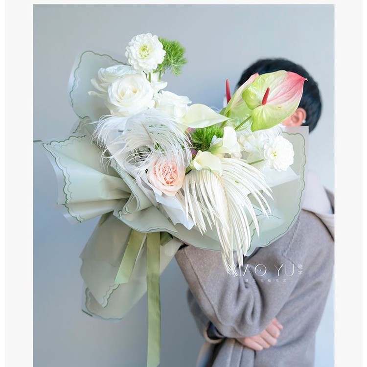 กระดาษห่อช่อดอกไม้กันน้ำ กรอบเส้นหยัก แผ่นพลาสติกห่อดอกไม้ กระดาษของขวัญ DIY วัสดุกันน้ำ โปร่งแสงมองเห็นดอก - รูปที่ 3