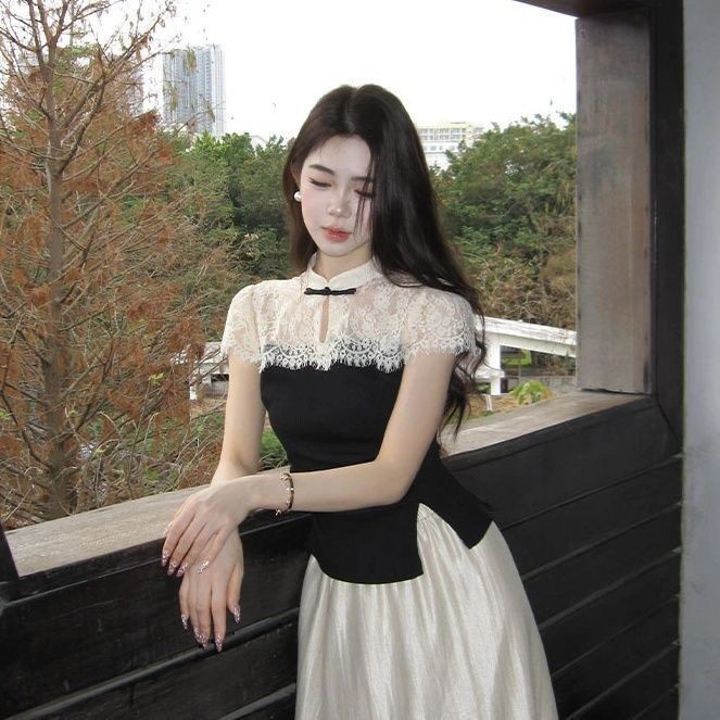 [คลังสินค้าพร้อม] ใหม่สไตล์จีน Classy Celebrity Contrast สีลูกไม้ Stand-Up Collar เสื้อยืดแขนสั้นผู้หญิง 2025 ฤดูร้อนสไตล์ใหม่อ่อนโยน Elegant Top อินเทรนด์สูง @-