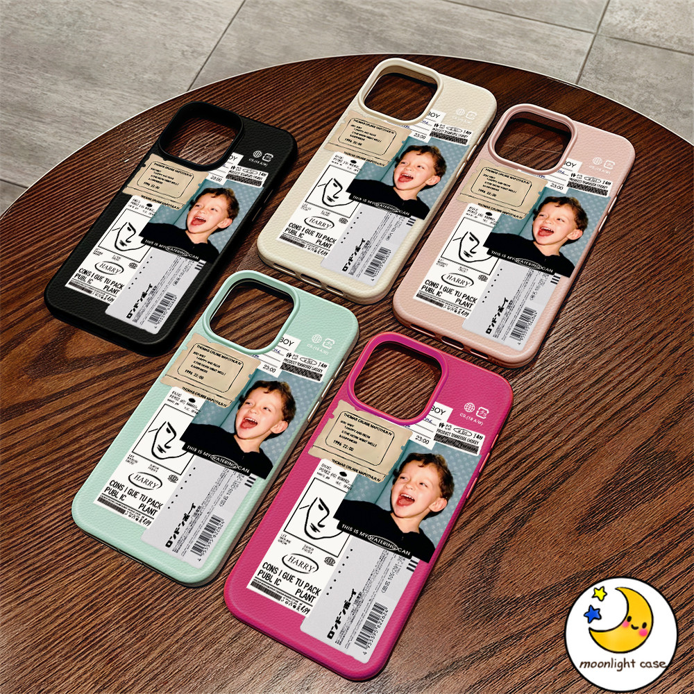 🎗 GOOD 🎗 เคสคู่ เคสเหมือนเปลือกลิ้นจี่ สไตล์ยุโรปและอเมริกัน เด็กหล่อ สําหรับIPhone 16 15 14 13 7 8plus Pro Promax XR XS - รูปที่ 7