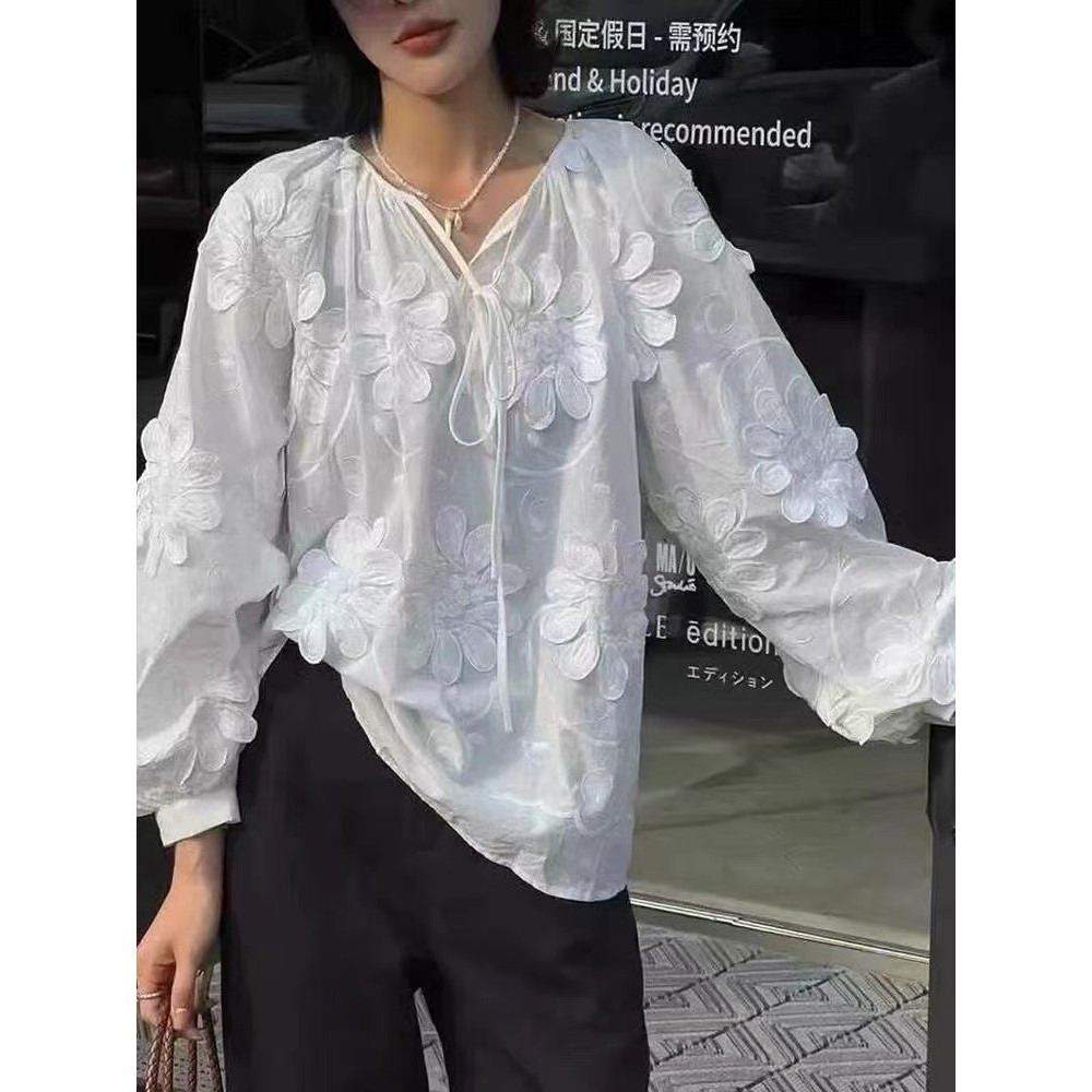 แฟชั่นเกาหลีผู้หญิงแขนยาวลําลองดอกไม้ดอกไม้ลูกไม้เสื้อสีขาวท็อปส์