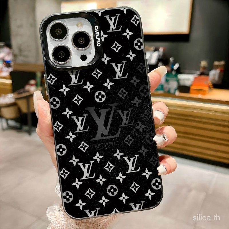 เคสป้องกันพิมพ์ลายแบรนด์แฟชั่นแบบเต็มหน้าจอเหมาะสำหรับ iPhone 16 XS 13pro 12 11 PROMAX ซิลิโคน8PLUS 15PROMAX 11pro 16pro เคสนิ่ม14 15 16 PLUS xsmax กันกระแทก14PROMAX