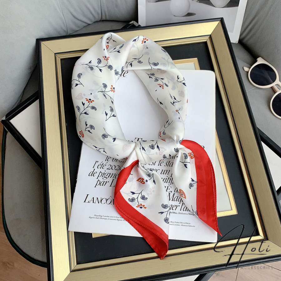 ผ้าพันคอไหมทรงสี่เหลี่ยม ผ้าพันคอผ้าโพกหัวลายตารางหมากรุกลายดอกไม้ ขนาด 70x70 ซม. Dynamic and Easy t