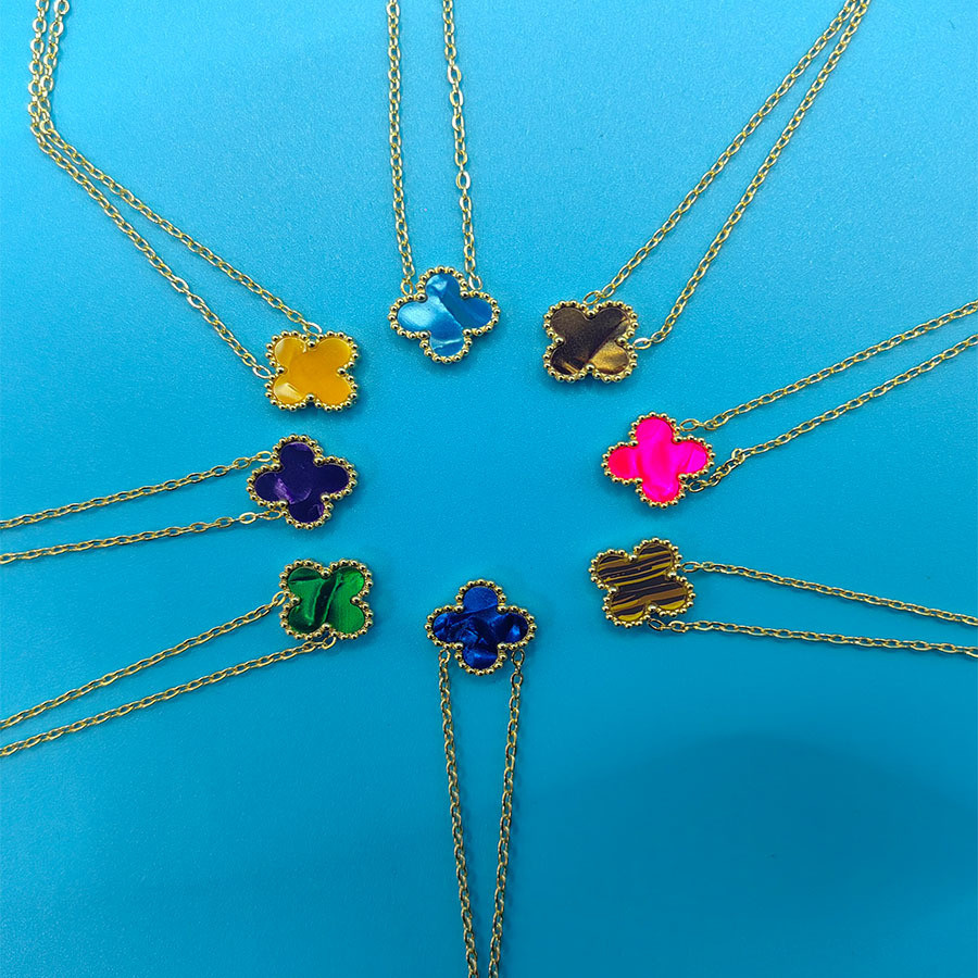 แฟชั่นหรูหราสองด้าน Four-Leaf Clover จี้สร้อยคอไทเทเนียมเหล็กชุบ 18K Gold อินเทรนด์ All-Match C