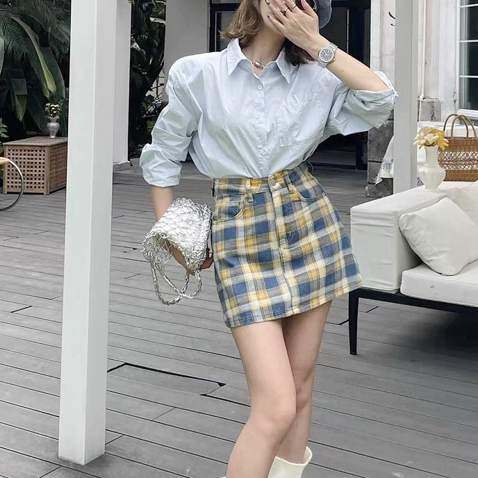 Suysuy พร้อมส่ง กระโปรงยีนส์ สั้น เอวสูง ทรงเอ ดีเทลลายตาราง สไตล์เกาหลี (มีซับใน) รุ่นกระเป๋าหน้าหลัง น่ารักมาก
