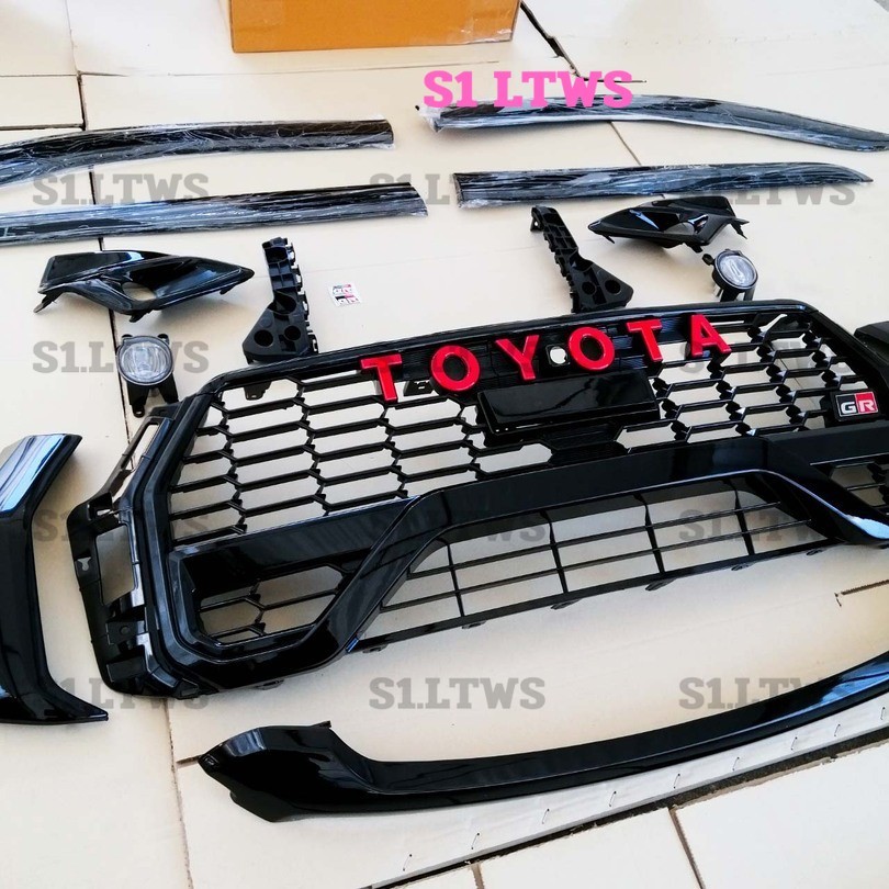 ( Revo GR Body kit ) V.1  ชุดแต่ง REVO GR แปลงหน้า Toyota REVO GR , งานดิบ ดำด้านจากโรงงาน ไม่ทำสี