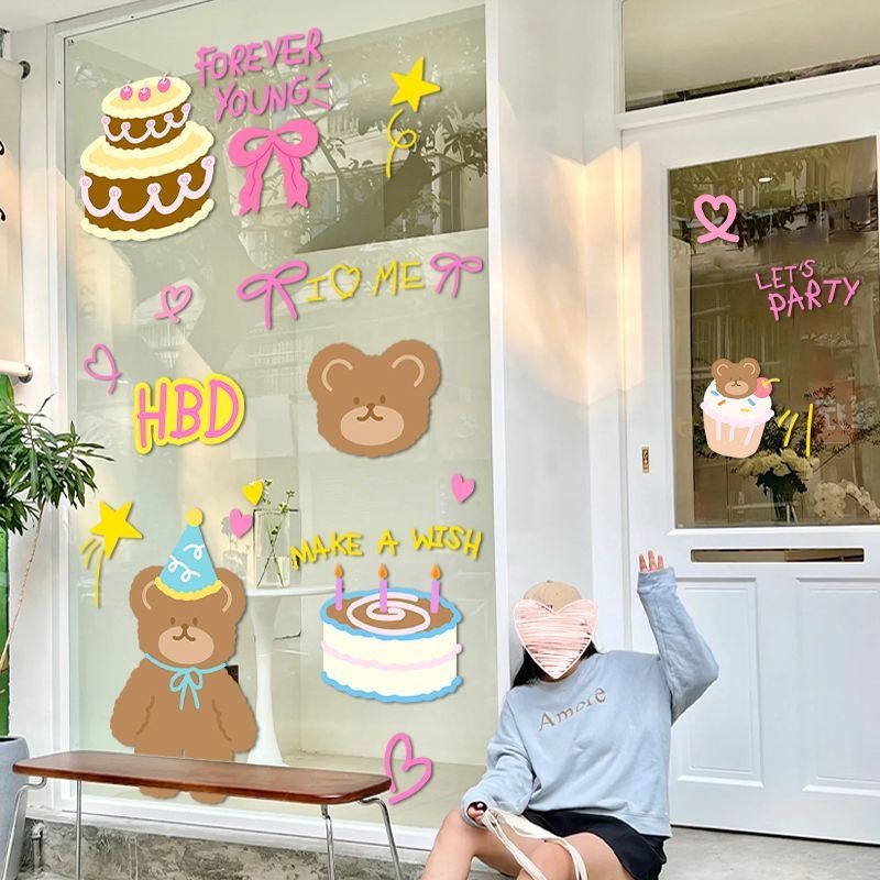 สติกเกอร์ประตูกระจกการ์ตูนหมีเค้กวันเกิดรูปแบบสติกเกอร์หน้าต่างร้านตกแต่งหน้าต่างกาวฟรีสติกเกอร์ไฟฟ้าสถิตสติกเกอร์สูญญากาศ