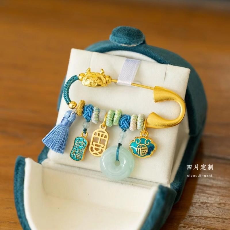 หญิงตั้งครรภ์ Baby Pin Pressing Dragon Baby Amulet Outing เข็มกลัดหญิงตั้งครรภ์ Outing แบบพกพา Peace จี้20241130