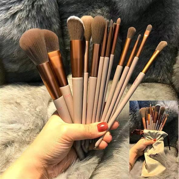 ชุดแปรงแต่งหน้า 13 ชิ้น Make Up คอนซีลเลอร์ Blush Powder Eye Shadow Highlighter แปรงรองพื้น เครื่องมือความงาม