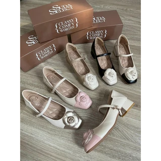 SudaSelect: รองเท้าคัตชู ทรงเมรี่เจน สีทูโทน แต่งด้วยดอกคามีเลียใหญ่ ส้นสูง 1.5นิ้ว รหัส352CM