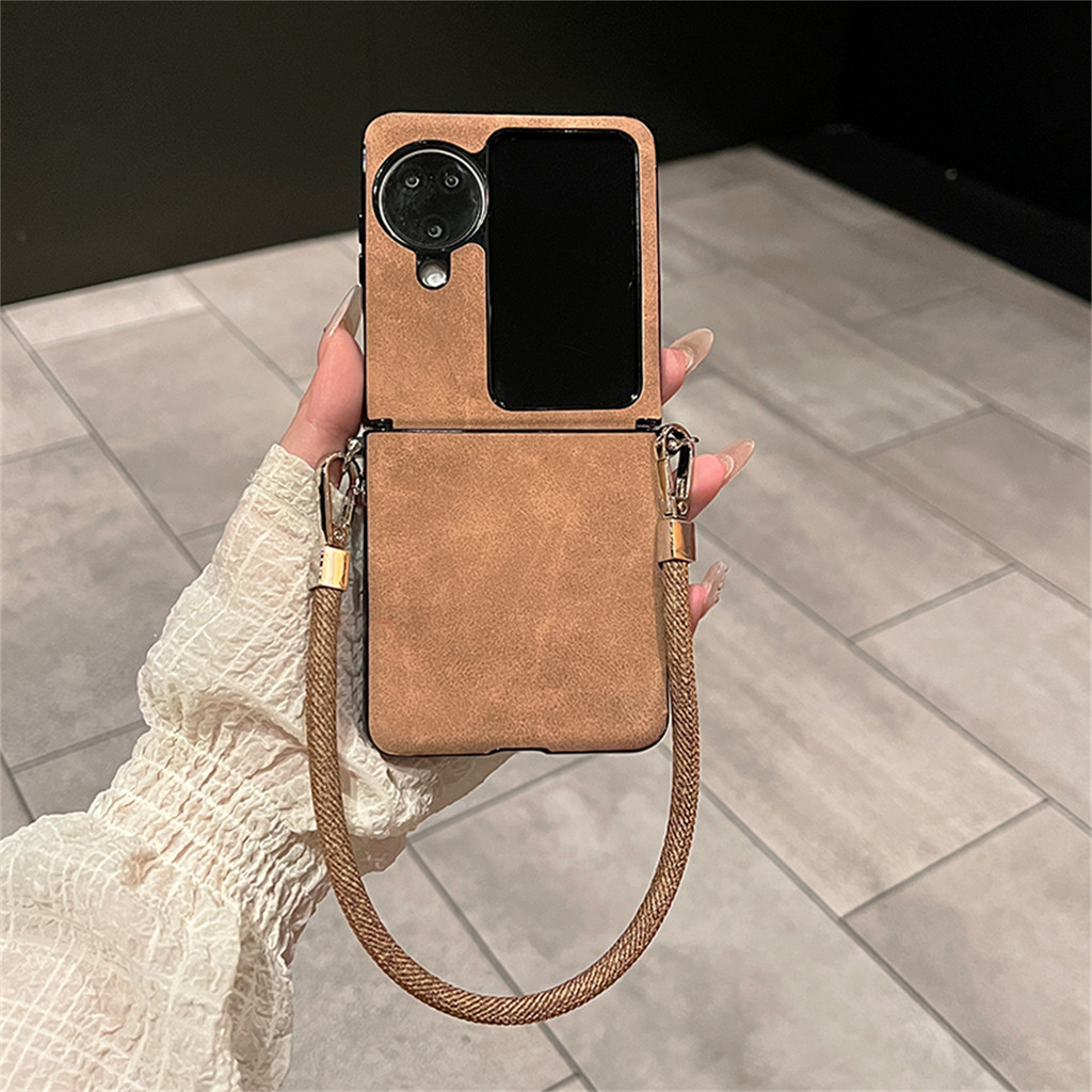 เคสโทรศัพท์สีทึบหรูหราเรียบง่ายพร้อมสายรัดป้องกันได้สําหรับ OPPO Find N3 Flip N3Flip ฝาหลังกันกระแทกพร้อมเชือก ราคา ถูกที่สุด ดีลบีเคเค แกลเลอรีภาพที่ 4
