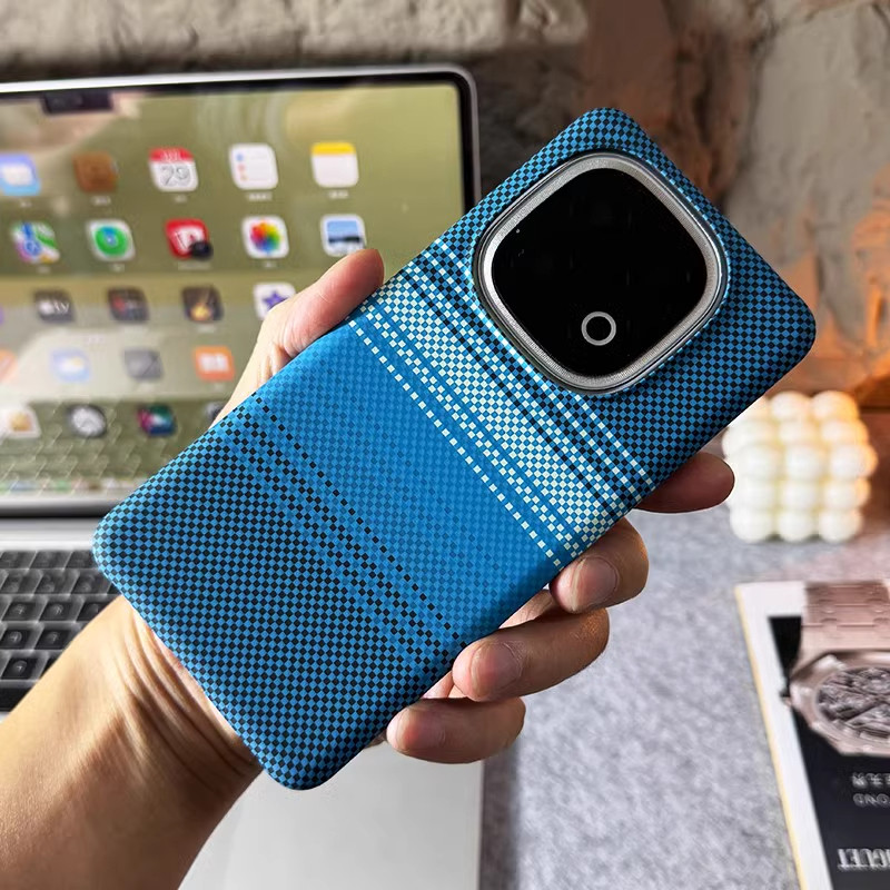 Ultra Thin Micro Matte คาร์บอนไฟเบอร์เนื้อครึ่งห่อเคสโทรศัพท์กันกระแทกสําหรับ IQOO 13/12/12 Pro/11