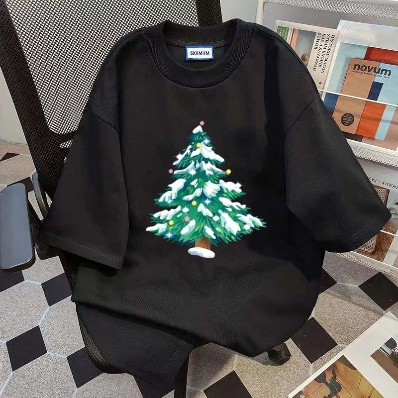 TeeTwoOne Merry Christmas เสื้อยืดคอกลม"Christmas tree" เรียบง่ายและมีสไตล์ OVERSIZE ผ้าCOTTON 100%