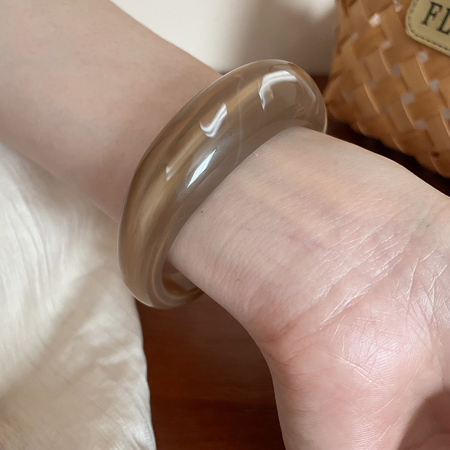 อะคริลิรอยเปื้อนเรขาคณิตเปิดสร้อยข้อมือแสงหรูหราและง่ายต่อการจับคู่กับสร้อยข้อมือย้อนยุคเครื่องประดับมือแฟชั่น - รูปที่ 4