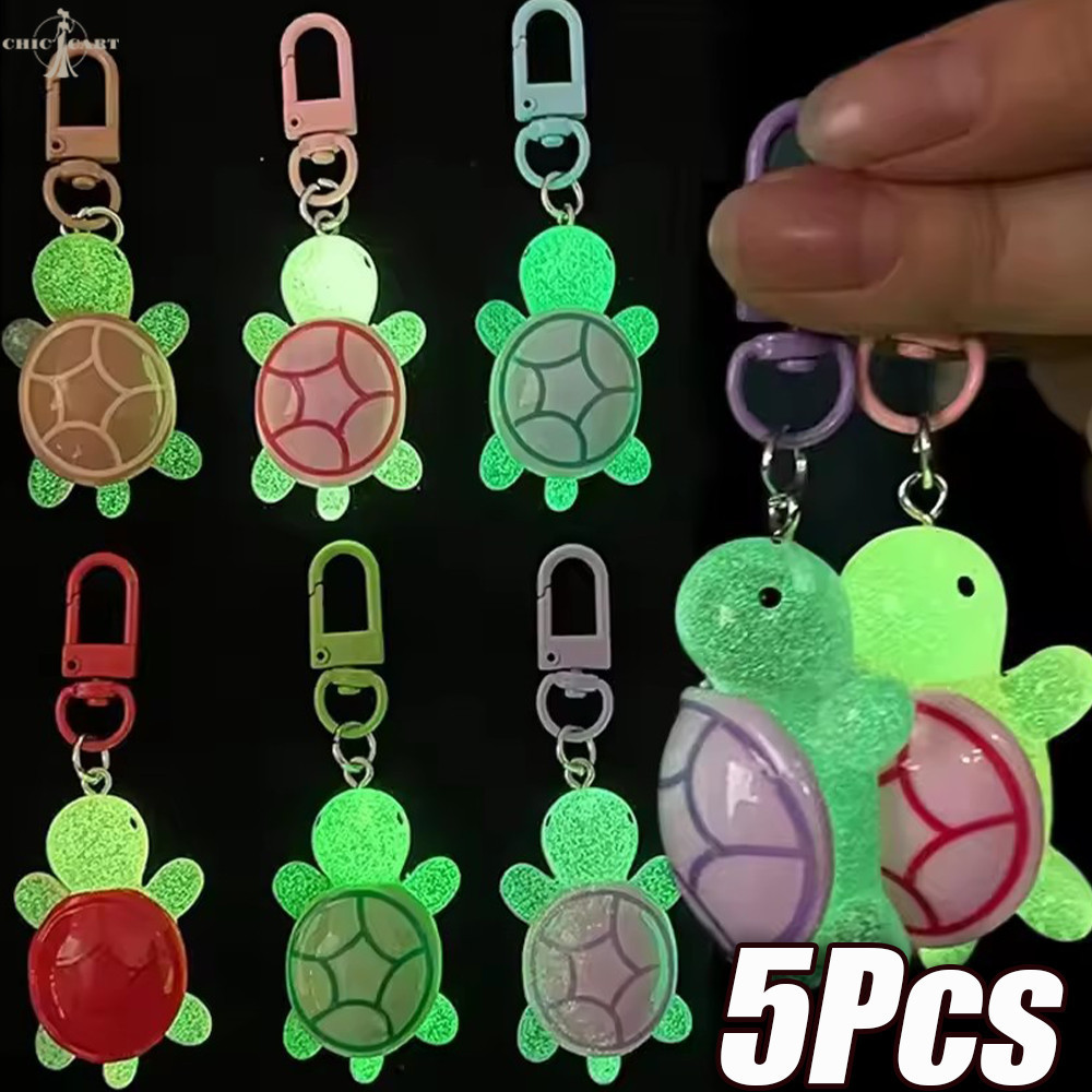 [FSA]พวงกุญแจเต่าเรซินเรืองแสง 5 ชิ้น, อุปกรณ์เสริมแบบพกพาหลากสีสําหรับคีย์/กระเป๋า/จี้ที่มีคุณสมบัติที่เปิดใช้งานสีเข้ม | ทนทาน Nightlight Charm 4.6 ซม