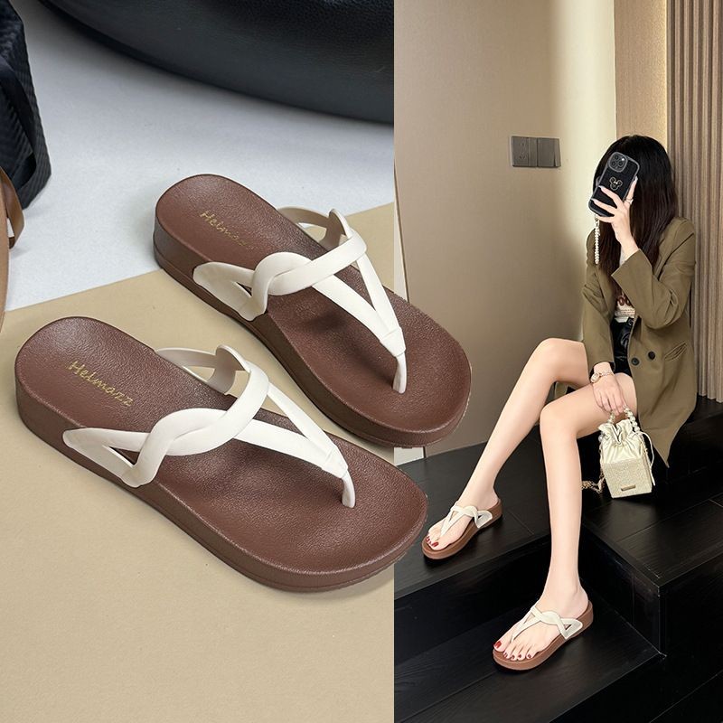 สินค้าใหม่พร้อมสต็อกสุภาพสตรี Flip-Flops ริมทะเลฤดูร้อนบ้าน Anti-Slip Soft-Soled รองเท้าแตะผู้หญิงชายหาดกลางแจ้ง20250508
