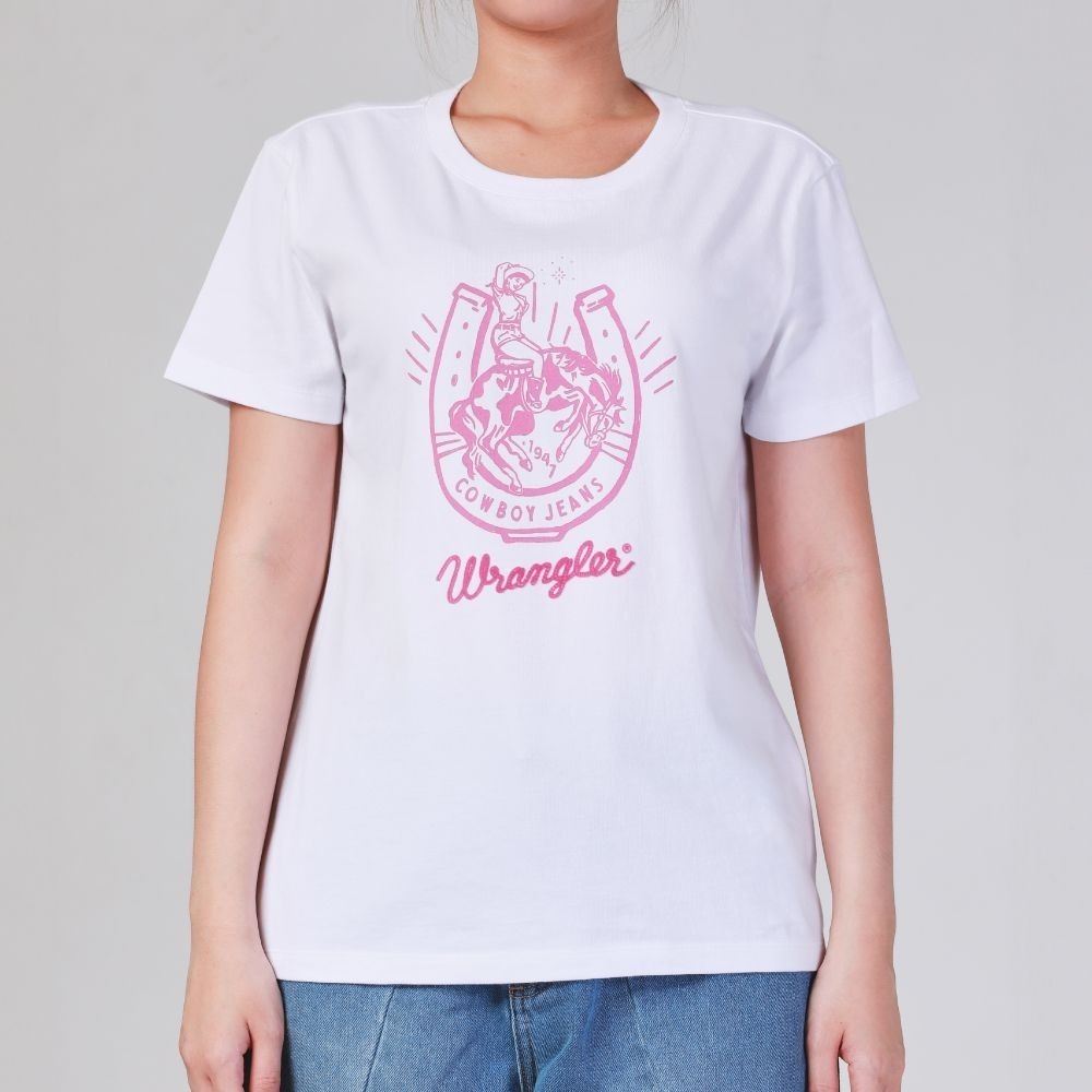 WRANGLER เสื้อยืดแขนสั้นผู้หญิง คอลเลคชั่น Legend Of Wrangler FW24 รุ่น WR F124WTSSN15 สีขาว