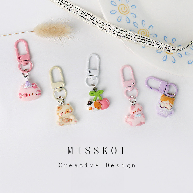 MISSKOI พวงกุญแจแมว Tanuki น่ารักของเล่นอาหารการ์ตูนสนุกจี้