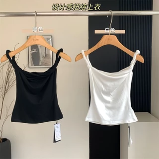 การออกแบบเสื้อผ้าส่วนตัวของ Internet Celebrity Anchors สำหรับคอนเสิร์ต, ซอกท็อปส์ซูที่มีความยาวหนึ่ง, บรรยากาศของผู้หญิง