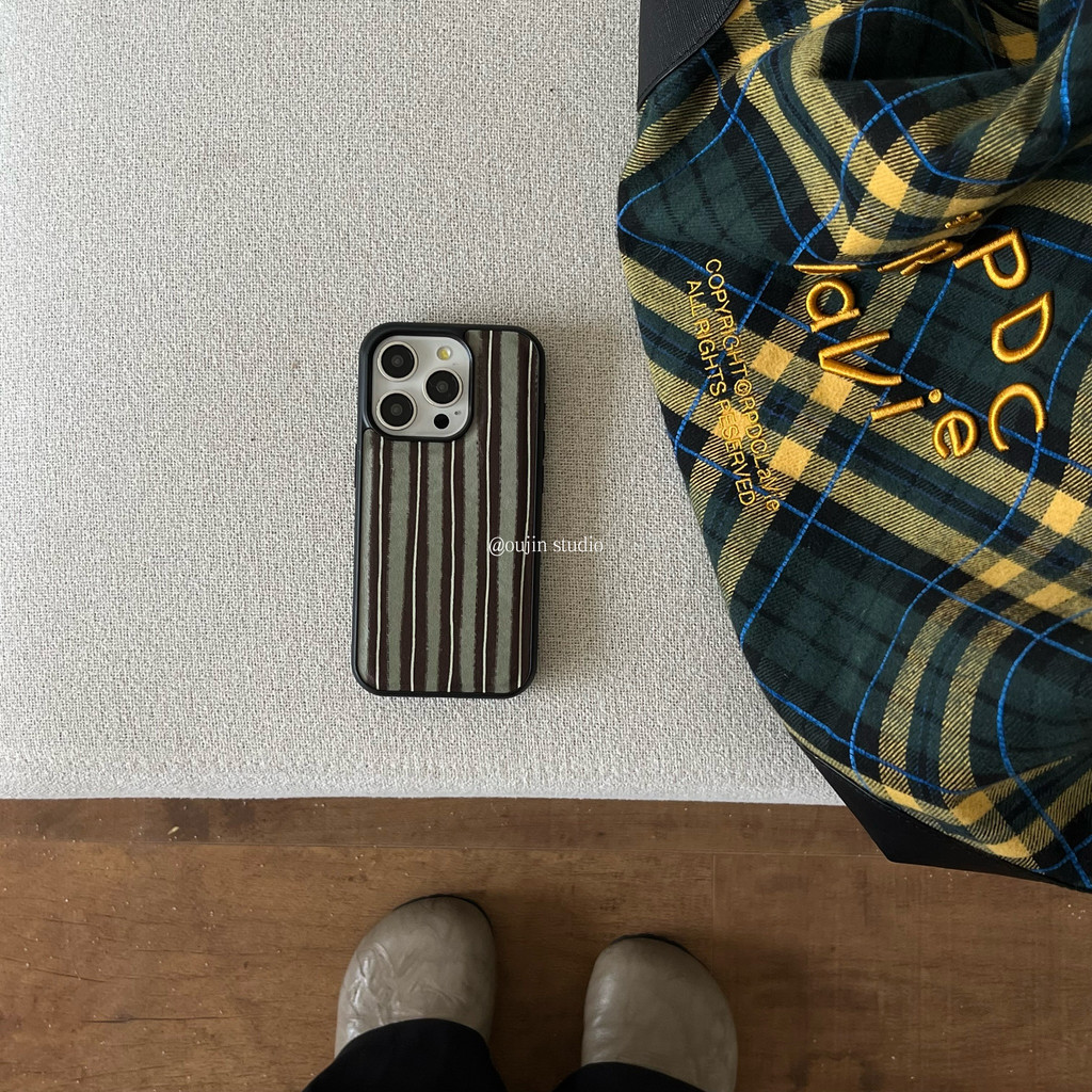 Niche Simple Retro ลายเคสโทรศัพท์เหมาะสําหรับ 16promax/15 สไตล์ใหม่ 14 หญิง 13 ชาย 12 High-End รวมทุกอย่าง Shock-proof 16pro นุ่มกรณีป้องกันกรณี